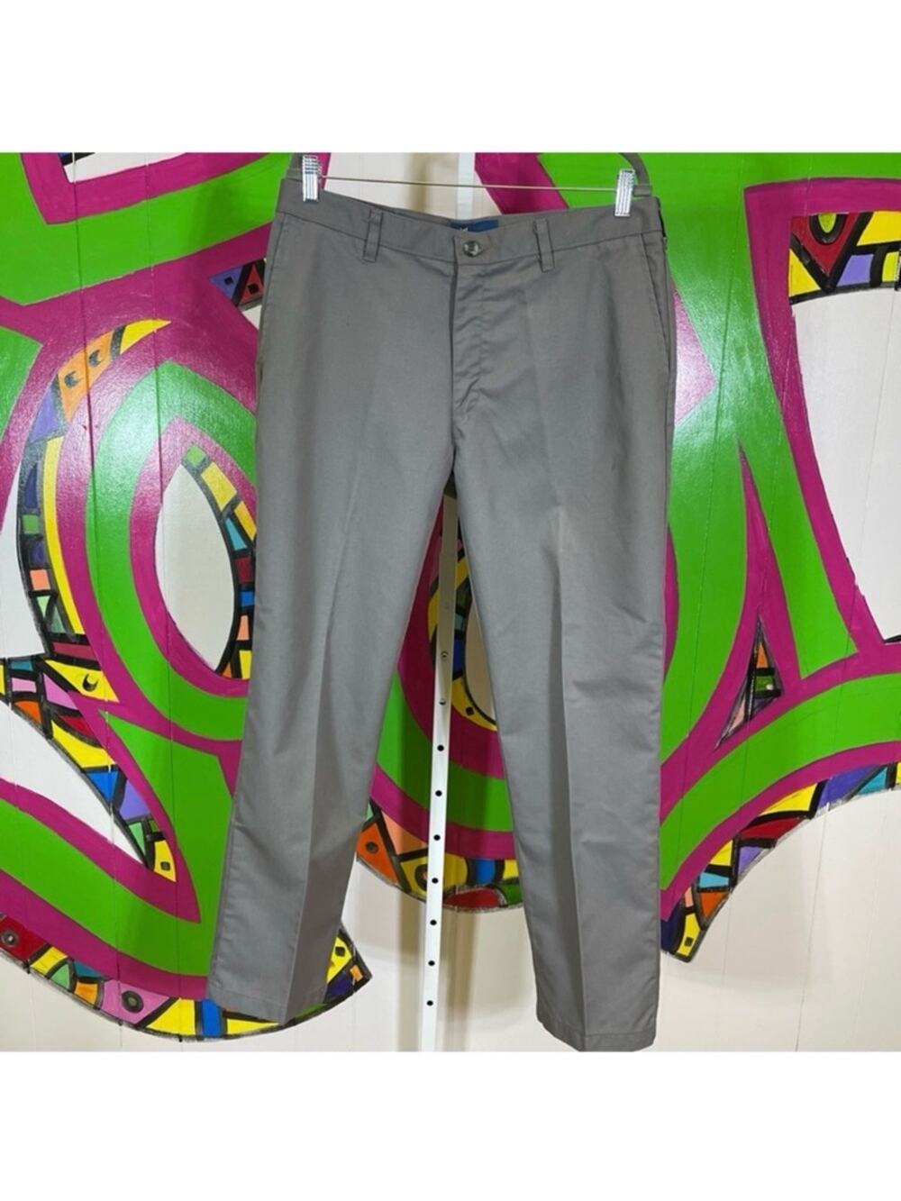 Lee Total Freedom Classic Fit Khaki Pants. Size 36x30. In excellent condition!